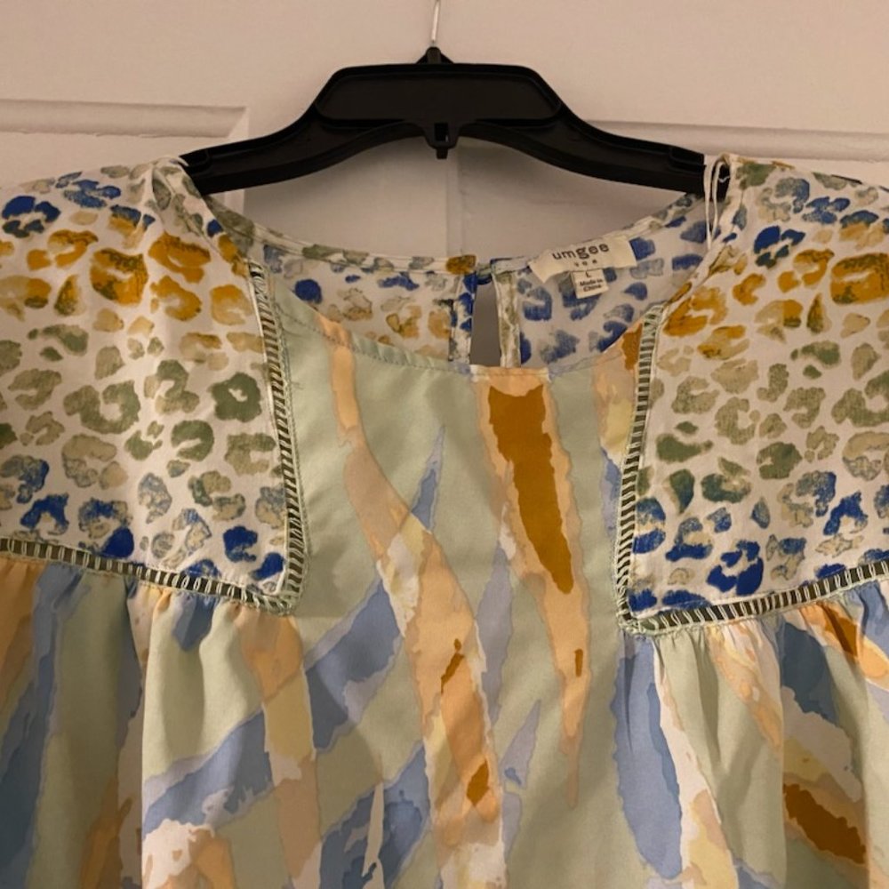 Umgee adorable top, size large - Picture 3 of 6